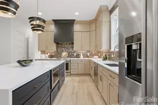 431 W Peterson Dr, Charlotte, NC 28203 - Photo 8