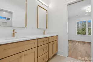 431 W Peterson Dr, Charlotte, NC 28217 - Photo 26