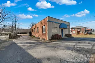 729 1st Ave SW, Hickory, NC 28602 - Photo 1