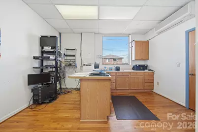 729 1st Avenue SW, Hickory, NC 28602 - Photo 22