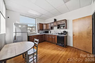 729 1st Avenue SW, Hickory, NC 28602 - Photo 8