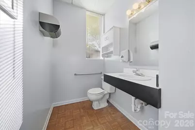 729 1st Avenue SW, Hickory, NC 28602 - Photo 20