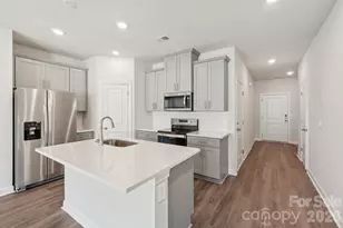 8116 Hidden Spgs Trl, Charlotte, NC 28216 - Photo 4