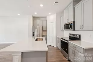 8116 Hidden Spgs Trl, Charlotte, NC 28216 - Photo 2