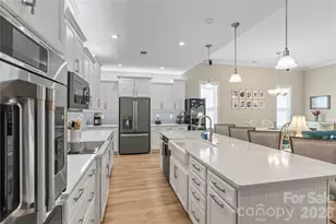 5827 Cheerful Ln, Charlotte, NC 28215 - Photo 16