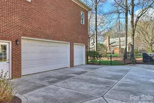 12727 Lindrick Ln, Charlotte, NC 28277 - Photo 48