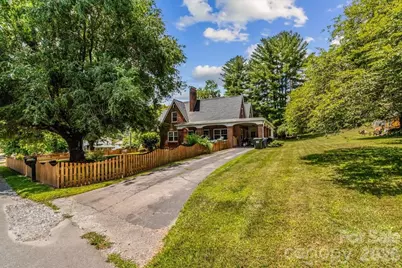 506 W Main Street, Burnsville, NC 28714 - Photo 8