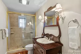 506 W Main St, Burnsville, NC 28714 - Photo 34
