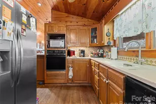 250 Creekside Dr, Maggie Valley, NC 28751 - Photo 10