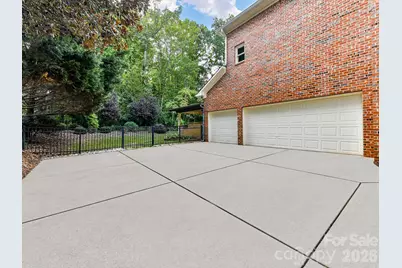 626 Hampshire Hill Road, Matthews, NC 28105 - Photo 44