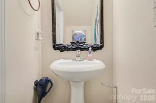 8013 Coffee Tree Ct, Charlotte, NC 28215 - Photo 18