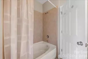 1000 E Woodlawn Rd, Charlotte, NC 28209 - Photo 22