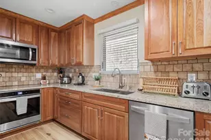 342 Mountain View Rd, Burnsville, NC 28714 - Photo 14