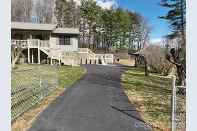 342 Mountain View Road, Burnsville, NC 28714 - Photo 2