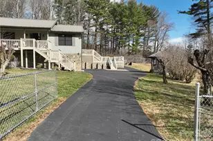 342 Mountain View Rd, Burnsville, NC 28714 - Photo 2