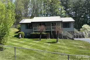342 Mountain View Rd, Burnsville, NC 28714 - Photo 1