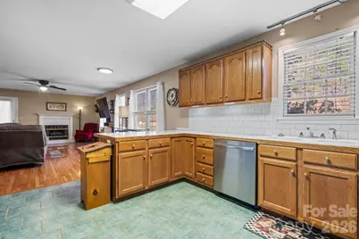 3956 Den Drive, Hickory, NC 28602 - Photo 10