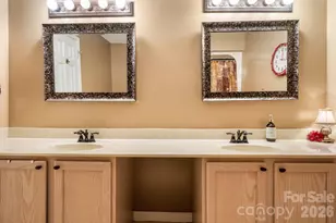 3956 Den Dr, Hickory, NC 28602 - Photo 16