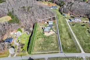 4566 Little Mountain Rd, Catawba, NC 28609 - Photo 6