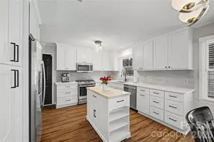 14209 Carriage Lake Dr, Charlotte, NC 28273 - Photo 2