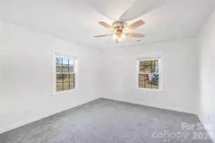 3076 Lightview Ln, Lincolnton, NC 28092 - Photo 8