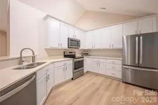 5515 Prosperity View Dr, Charlotte, NC 28269 - Photo 18