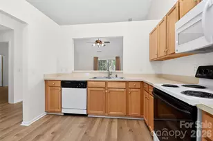 10641 Gold Pan Rd, Charlotte, NC 28215 - Photo 12