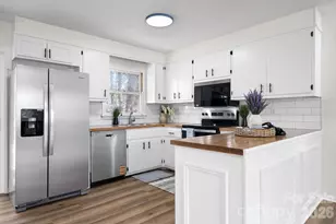 196 25th St NW, Hickory, NC 28601 - Photo 4