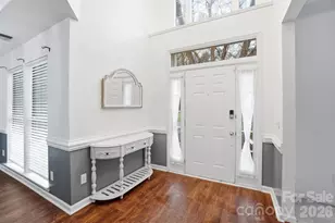 8725 Londonshire Dr, Charlotte, NC 28216 - Photo 6