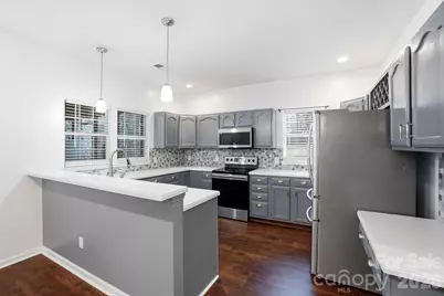 8725 Londonshire Drive, Charlotte, NC 28216 - Photo 14