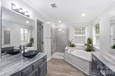 8725 Londonshire Drive, Charlotte, NC 28216 - Photo 26