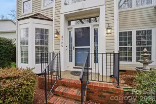 8725 Londonshire Dr, Charlotte, NC 28216 - Photo 4