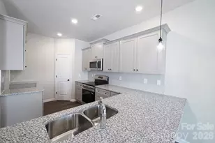 4733 Muskogee Dr, Charlotte, NC 28227 - Photo 4