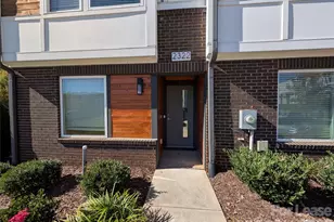 2322 Elizabeth Ml Pl, Charlotte, NC 28208 - Photo 2