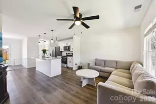 201 N Davis Ave, Newton, NC 28658 - Photo 2