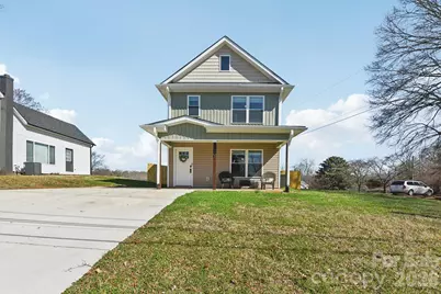 201 N Davis Avenue, Newton, NC 28658 - Photo 1