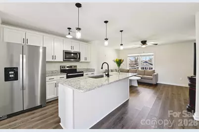 201 N Davis Avenue, Newton, NC 28658 - Photo 6