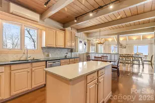 301 Highland Cir, Sugar Mountain, NC 28604 - Photo 12