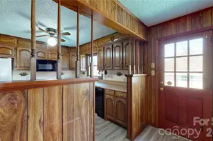 607 Edgewater Dr, Gaffney, SC 29340 - Photo 6