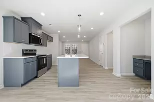 935 Wallace St, Statesville, NC 28677 - Photo 14