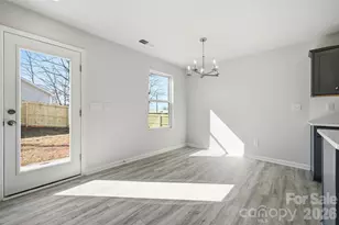 935 Wallace St, Statesville, NC 28677 - Photo 6