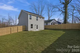 935 Wallace St, Statesville, NC 28677 - Photo 32