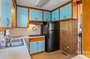 4676 Bowman Rd, Hickory, NC 28602 - Photo 10