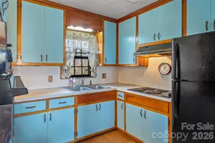 4676 Bowman Rd, Hickory, NC 28602 - Photo 8