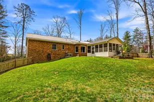 32 W Ashley Pl, Etowah, NC 28729 - Photo 6