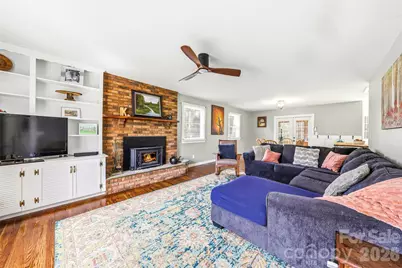 32 W Ashley Place, Etowah, NC 28729 - Photo 2