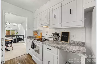 7911 Charter Oak Lane, Charlotte, NC 28226 - Photo 8