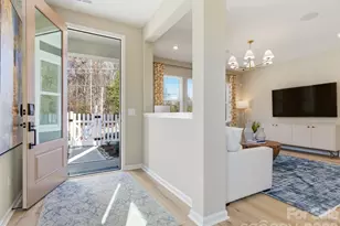 8434 Discovery Ln, Charlotte, NC 28216 - Photo 2