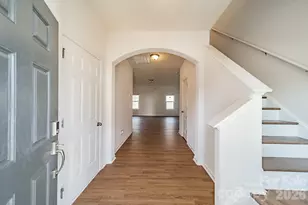 8315 Paw Valley Ln, Charlotte, NC 28214 - Photo 4