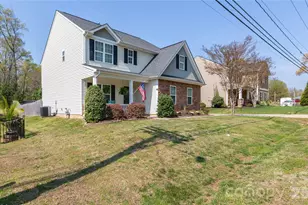 19449 Smith Cir, Cornelius, NC 28031 - Photo 8